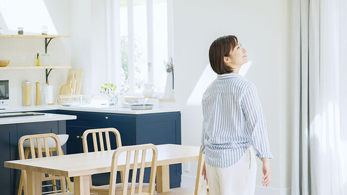 狭い部屋でも快適に過ごせる広見えワザとは…