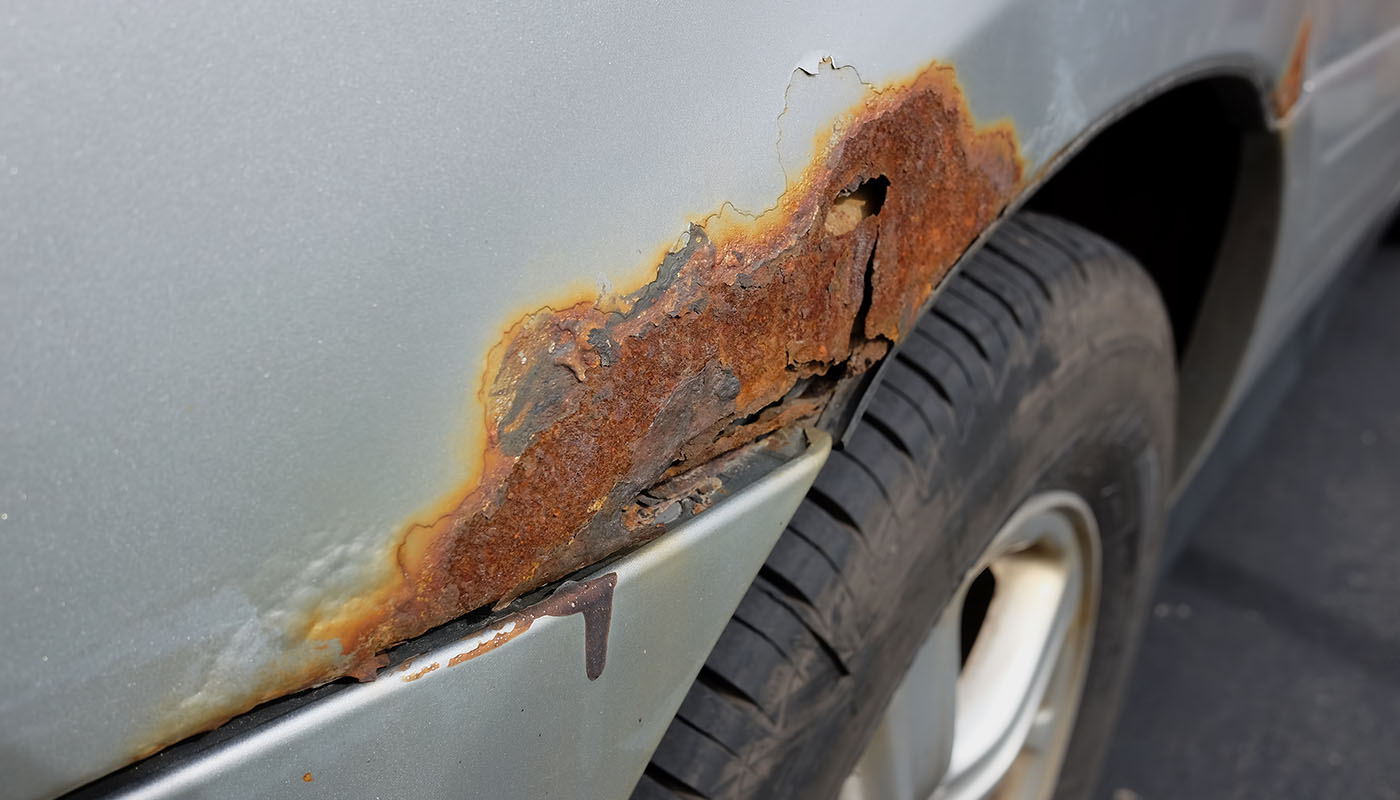 錆びついた車のドア部分