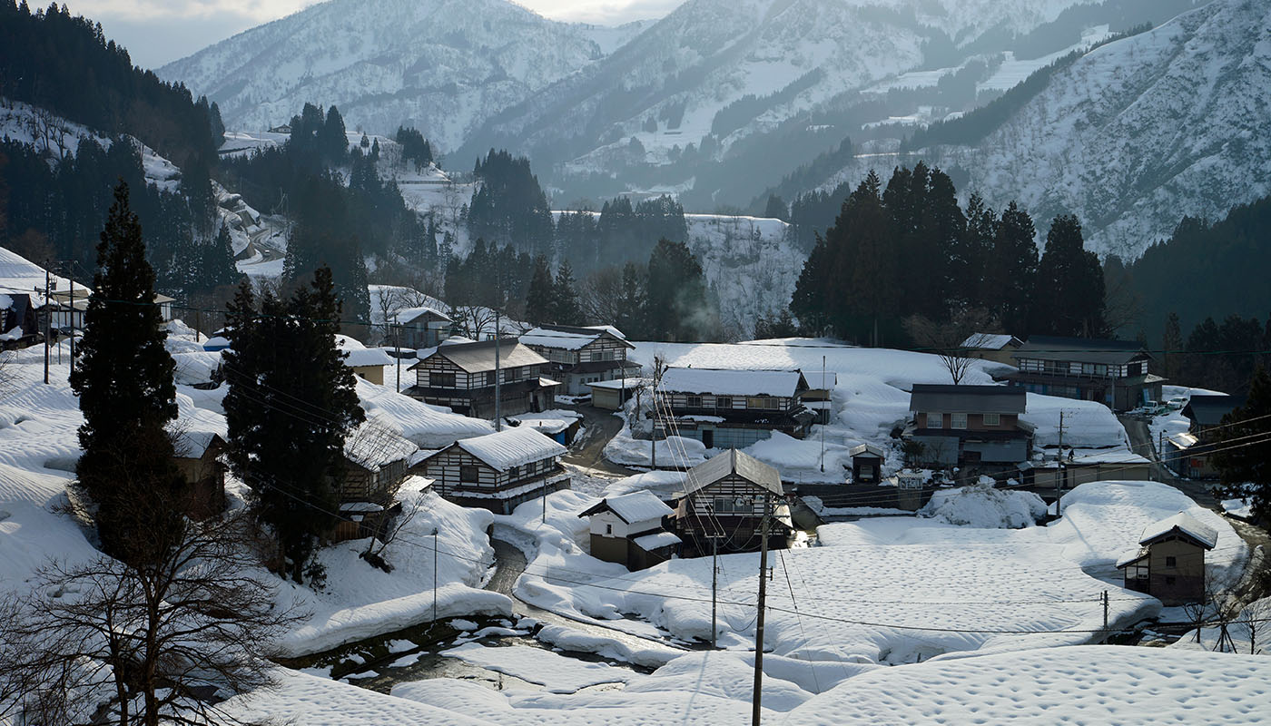 雪に覆われた集落