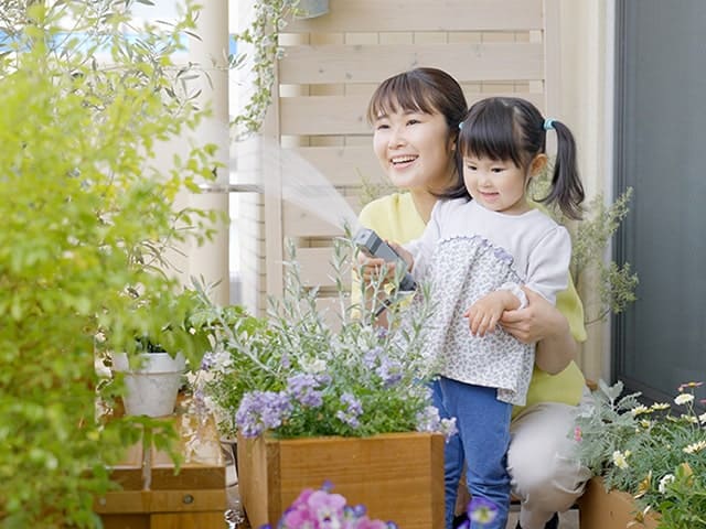 水や薬剤が階下に飛散しないように