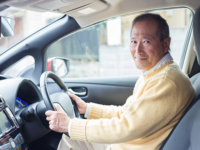 高齢ドライバーに多い「運転操作不適」