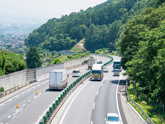 高速道路で禁止されていることは？