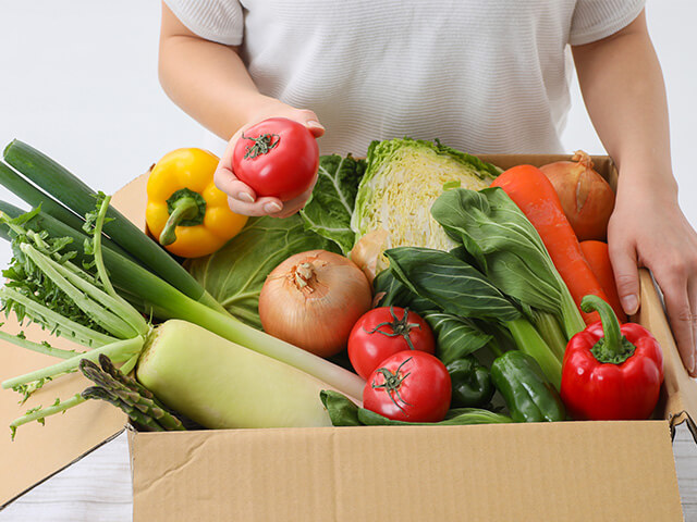 野菜の鮮度を保つために、なるべく早めに処理を行いましょう。