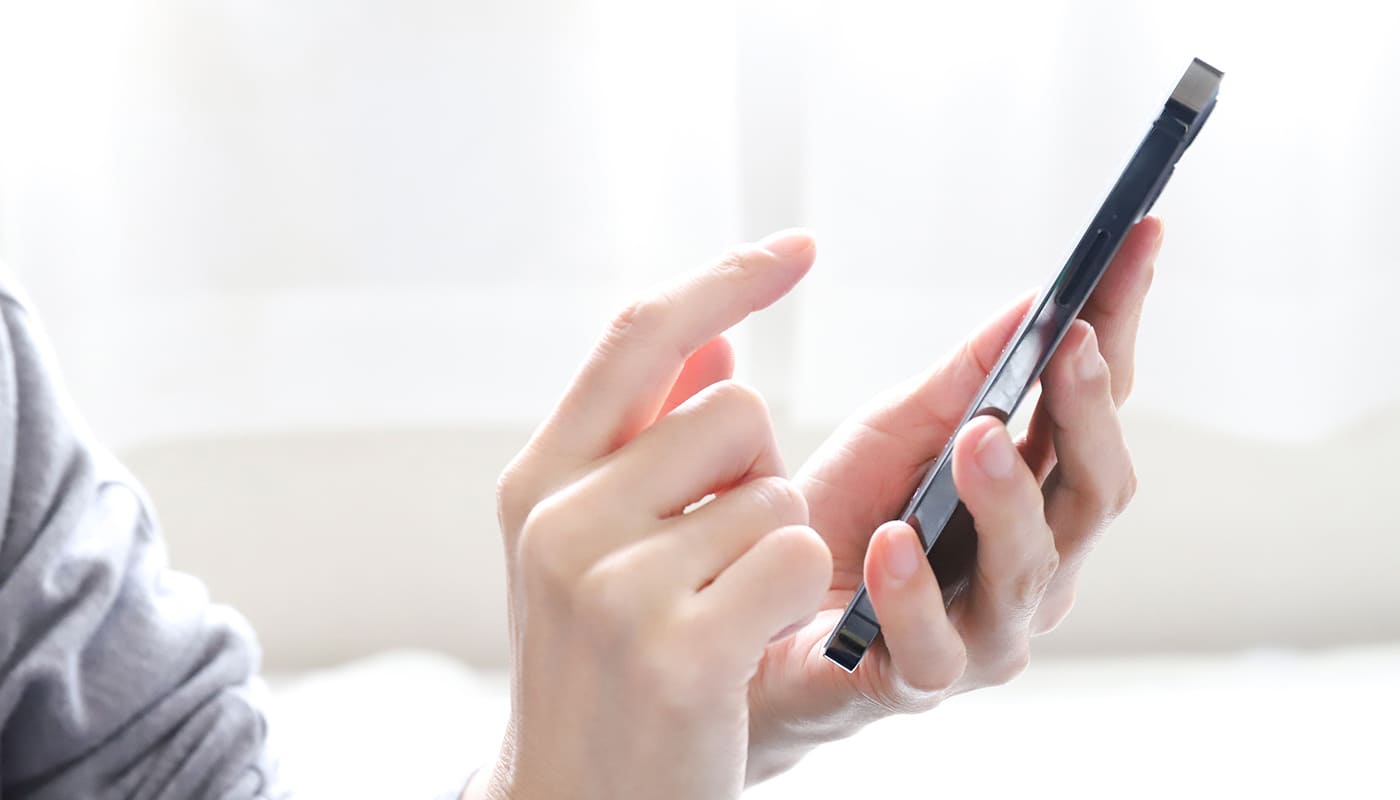 スマホで問い合わせるイメージ
