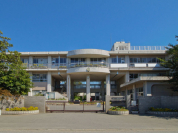鴻巣市立赤見台中学校
