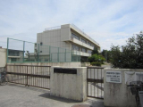 青梅市立河辺小学校 　966m