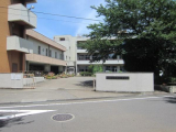 青梅市立霞台中学校 　1733m